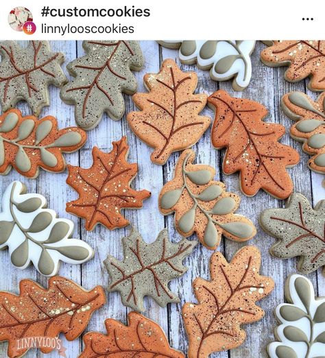 Maple Leaf Decorated Cookie, Leaves Royal Icing Cookies, Squirrel Cookies Royal Icing, Maple Leaf Cookies Royal Icing, Work Cookies Decorated, Oak Leaf Cookies Decorated, Fall Leaves Cookies Royal Icing, Leaf Cookies Fall, Maple Leaf Cookies Decorated