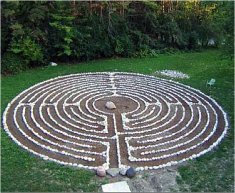 Labyrinth Walk, Labyrinth Garden, Labyrinth Maze, Sacred Garden, Labyrinth Design, Prayer Garden, Walking Meditation, Brick Garden, Witch Garden