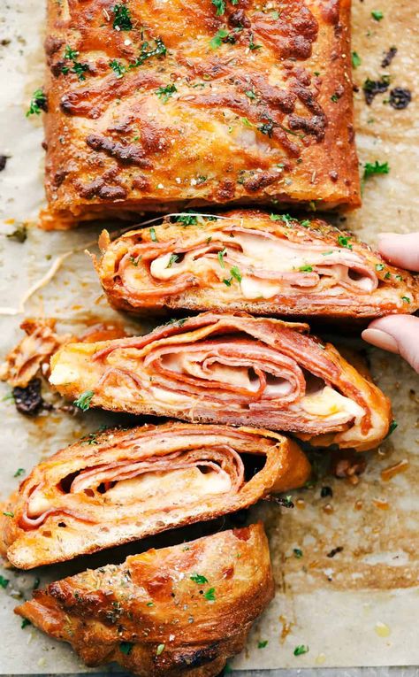 Easy Recipes That Look Fancy, Quick And Easy Lunches For Men, Pepperoni Salami Recipes, What To Make With Pizza Sauce, Amazing Supper Ideas, Appetizer Recipes Meat, Recipe With Salami, Appetizing Tv Recipes Puff Pastry, Quick And Easy Bars Recipes