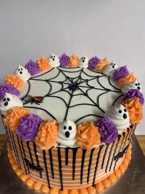 Halloween Cakes For Men, Fall Bday Cake Ideas, Halloween Dq Cakes, Halloween Cake Inspiration, Halloween Pumpkin Cake Design, Fall Cakes Autumn, Two Spooky Cake, Halloween Round Cake Ideas, Simple Halloween Cake Designs