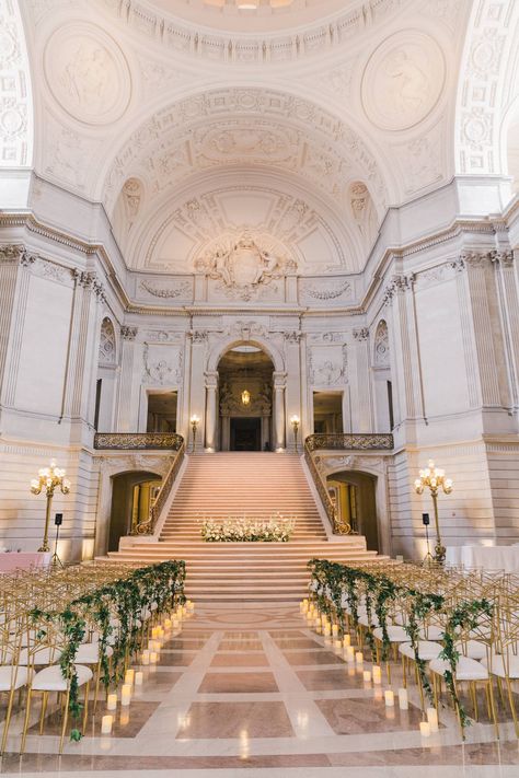 Romantic modern wedding at San Francisco City Hall with stunning florals via Magnolia Rouge Romantic Modern Wedding, City Wedding Venues, San Francisco City Hall Wedding, Wedding Venues Indoor, Modern Wedding Venue, San Francisco City Hall, Dream Wedding Venues, City Hall Wedding, San Francisco City