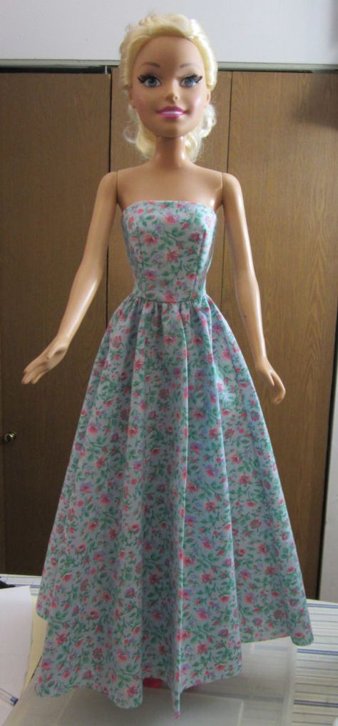 Barbie Best Fashion Friend Strapless Dress Pattern - Janel Was Here 90s Barbie Dolls Clothes, Barbie Sewing Patterns Free Printable, Barbie Prints, Strapless Dress Pattern, My Size Barbie, Barbie Dress Pattern, Sewing Barbie Clothes, Barbie Sewing Patterns, Barbie Doll Clothing Patterns