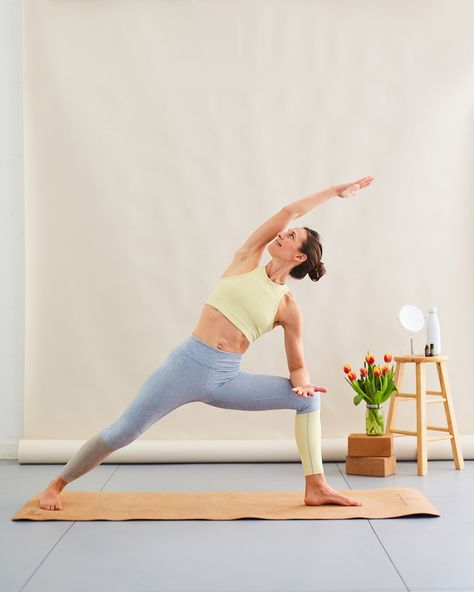 Breathe More Easily With These 4 Yoga Moves - Camille Styles Yoga Poses Photography, Yoga Photoshoot, Yoga Club, Woman Yoga, Camille Styles, Yoga Photos, Easy Yoga Poses, Yoga Motivation, Yoga Moves