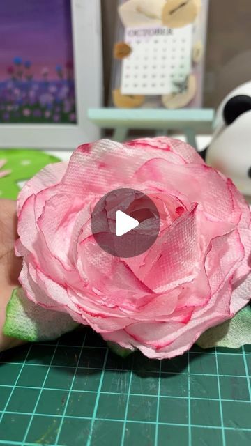 Rishita | Art & Diy ୨ৎ on Instagram: "DIY Tissue paper rose🌹 
.
.
.
(Diy, tissue paper, paper flowers, paper crafts, paper diy, diy rose, paper rose craft, home decor, decor ideas)  #colourslia" Paper Towel Roses Diy, Tissue Paper Roses Diy, Tissue Paper Flowers For Kids, Tissue Rose, Paper Rose Craft, Tissue Paper Roses, Rose Craft, Paper Roses Diy, Rose Diy