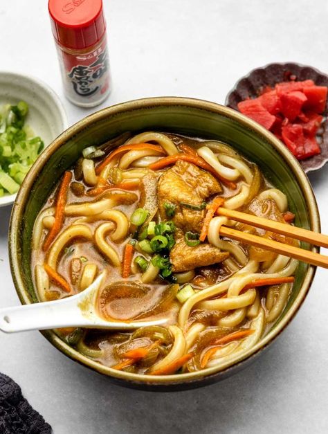 Curry Udon Noodle Soup, Vegan Udon Recipes, Udon Noodle Dishes, Udon Dishes, Vegan Japanese Recipes, Japanese Curry Udon, Vegan Japanese Curry, Vegan Udon, Udon Ramen