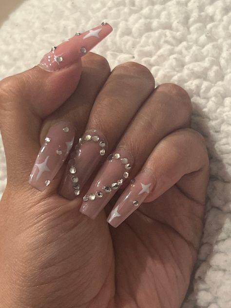 Girly Nails With Gems, Prom Nails Heart, Pink Sparkly Heart Nails, Rhinestone Outline Nails, Nails Inspiration With Rhinestones, Almond Nails Gems Rhinestones, Rhinestone Star Nails, Nails With Hearts And Rhinestones, Black Nail Designs With Gems