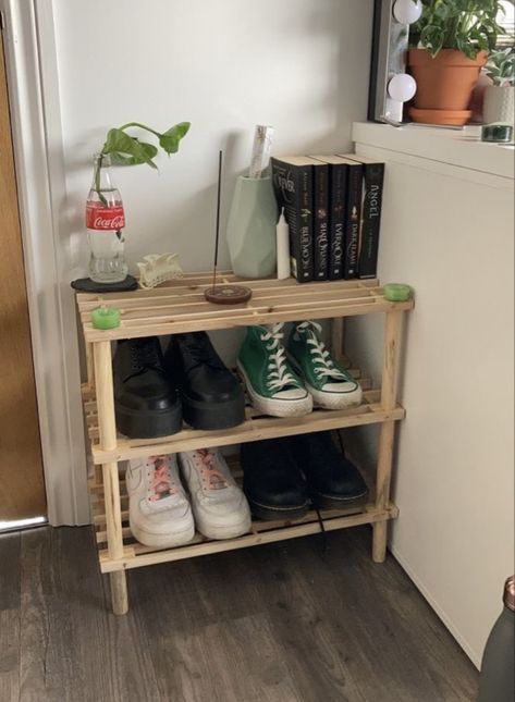 Aesthetic Shoe Rack, Aesthetic Shoe, Home Living Room Decor, Home Aesthetics, Home Entrance, Dekorasi Kamar Tidur, Pinterest Room Decor, Cozy Room Decor, Home Entrance Decor