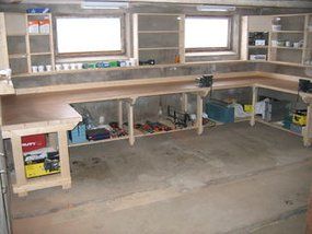 Build Your Own Garage, Garage Workbench Plans, Heavy Duty Work Bench, Woodworking Bench Plans, Garage Work Bench, Workbench Plans, Diy Garage Storage, Woodworking Workbench, Woodworking Table