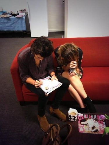 I want a brother like Harry🙄 Harry And Gemma, Pretty Punk, Harry Styles 2013, Gemma Styles, Gambar One Direction, Birthday Wishes For Him, Frat Boy, Harry Styles Pictures, Harry Styles Photos