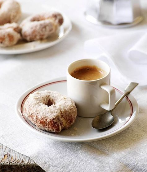 Spanish Dessert Recipes, Coffee And Donuts, Doughnut Recipe, Donut Recipes, A Cup Of Coffee, Sweet Orange, Cup Of Coffee, Food Photo, Spoons