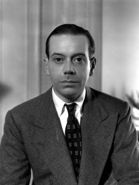 Cole Porter, Famous Composers, Left Handed People, Pleasing People, Ella Fitzgerald, People Of Interest, Easy Listening, Jazz Musicians, Aretha Franklin