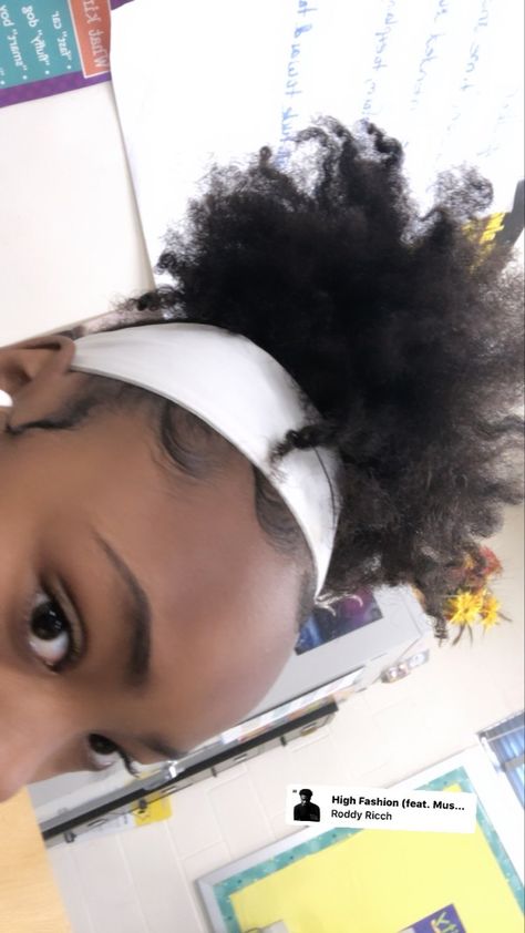 Headband 4c Hairstyles, 4c Natural Hairstyles Medium, Aesthetic Hairstyles, Long Healthy Hair, Quick Natural Hair Styles, Hair Bun Tutorial, Cute Curly Hairstyles, Natural Afro Hairstyles, Braids Hairstyles Pictures