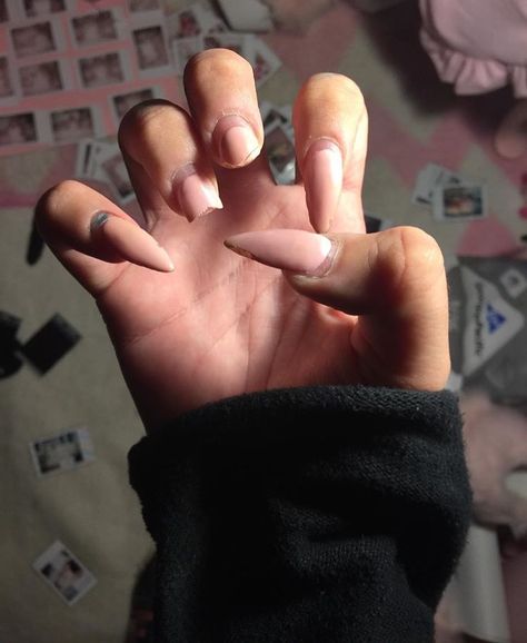 Female Rage, Broken Nails, Aesthetic Indie, Nails Desing, Dream Nails, Random Pics, Fake Nails, Long Nails, Natural Skin Care