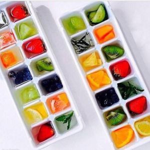 Ginger Desserts, Hemgjord Glass, Health Herbs, Lemon Diet, Ice Trays, Infused Water Recipes, Fruit Infused Water, Fruit Water, Healthy Detox