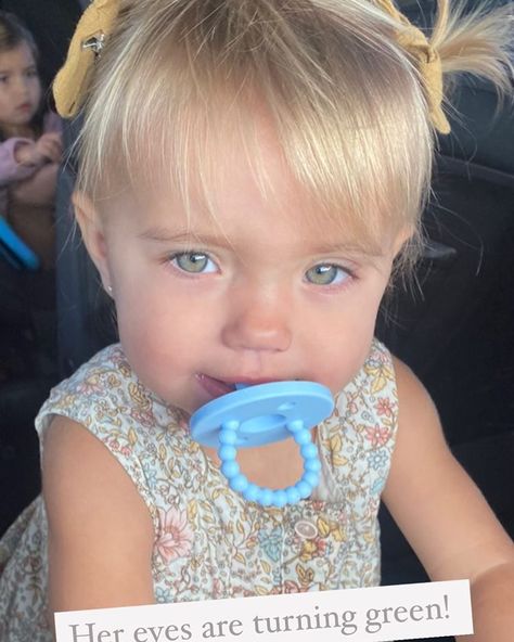 halston ♡ on Instagram: “omg her eyes 🥺😍” Tatum And Oakley, Taytum And Oakley, Cute Family, Her Eyes, Future Kids, Baby Fever, Baby Pictures, Baby Hairstyles