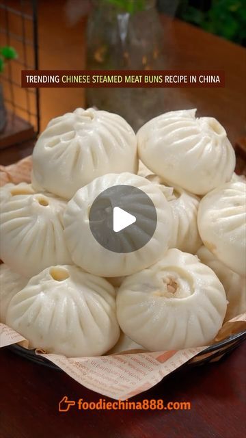 1.3M views · 75K likes | Wayne Shen on Instagram: "Trending Chinese steamed meat buns recipe in China. Do you want to try? #recipe #cooking #chinesefood #buns #bread #baozi #dimsum #comfortfood" Steam Buns Chinese, Steamed Bao Buns Recipe, Chinese Buns Recipe, Meat Buns Recipe, Stuffed Buns Recipe, Dimsum Recipes, Baozi Recipe, Grill Vegetables In Foil, Chinese Dumplings Recipe