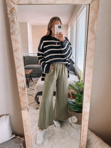 Fall Colored Pants Outfits, Cute Dress Pants Outfits, School Appropriate Outfits Fall, Cute Casual Teacher Outfits Winter, Cute Comfortable Teacher Outfits, Boho Therapist Outfit, Modest Fashion With Pants, Modest Fashion Outfits Pants, Student Teaching High School