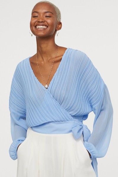 24 Ways With Cornflower Blue | sheerluxe.com Fall Clothing Ideas, Drop Sleeve Sweater, Fall Fashion Colors, Elsa Hosk, Fall Clothing, Pleated Blouse, Romantic Dress, Fall Street Style, Cornflower Blue