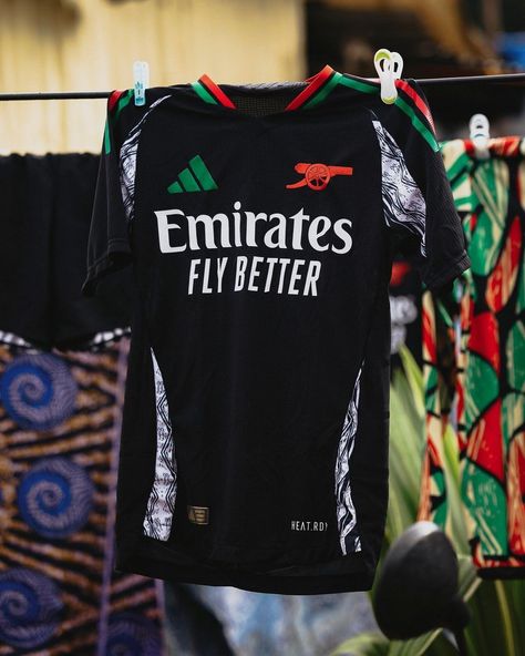 Arsenal FC reveals their fresh 2024/25 away kit, designed in collaboration with Sierra Leone’s own Foday Dumbuya’s @LabrumLondon and adidas — A winning combination of style and heritage! Lightning Bolt Pattern, Arsenal Kit, African Colors, Adidas Three Stripes, African Diaspora, Yellow Accents, Arsenal Fc, Sport Shirt, Bolt Pattern