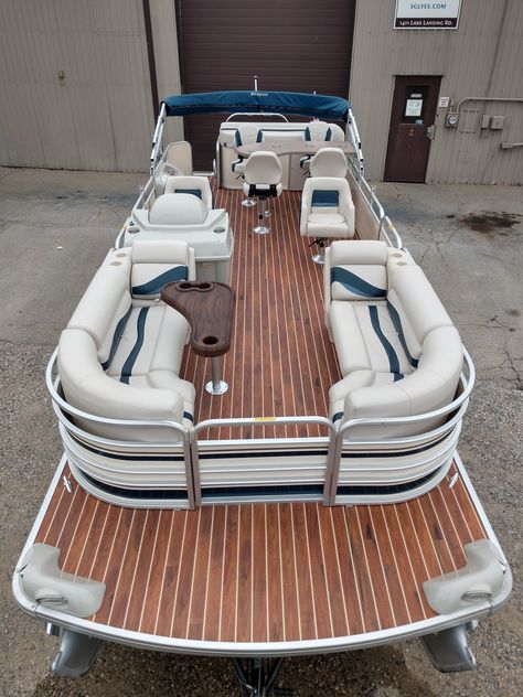 Pontoon Boat Restoration, Pontoon Boat Decor, Boat Flooring Ideas, Bass Boat Ideas, Luxury Pontoon Boats, Pontoon Seats, Pontoon Accessories, Pontoon Boat Seats, Pontoon Boat Accessories