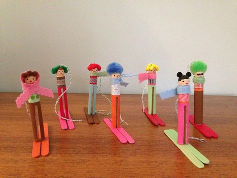 Clothes Pegs, Clothespin Dolls, Clothes Pin Crafts, Winter Crafts For Kids, Craft Night, Girl Guides, Craft Activities For Kids, Winter Crafts, Peg Dolls