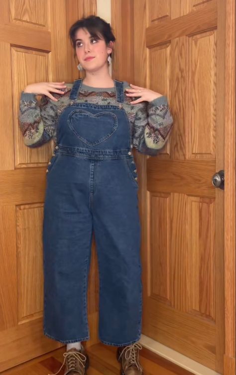 Casual Cottagecore Outfits Plus Size, Granny Outfit Style, Plus Size Overalls Outfit Fall, Plus Size Grandmacore, Granola Style Plus Size, Overalls Plus Size Outfit, Cottagecore Aesthetic Outfits Plus Size, Fall Outfits Aesthetic Plus Size, Cottagecore Plus Size Outfit