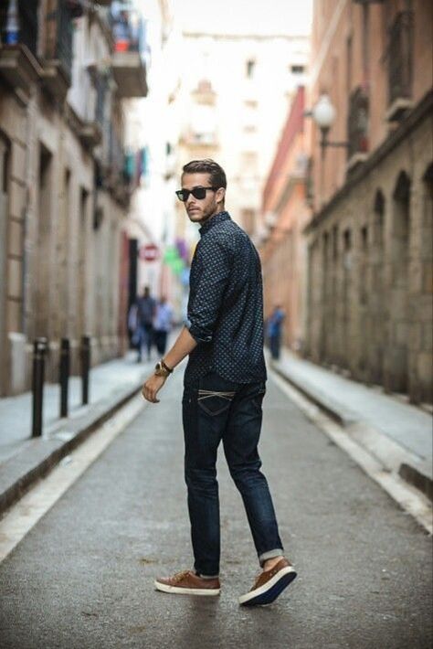 Sun, Style, and Smiles: Summer Outfits for Men Street Mode, Senior Photos Boys, Men Fashion Photoshoot, Male Portrait Poses, Mens Photoshoot Poses, Male Models Poses, Portrait Photography Men, Senior Pictures Boys, Senior Guys