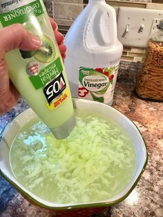 Diy Fabric Softener, Diy Laundry Soap, Homemade Fabric Softener, Diy Toilet, Glass Cooktop, Deep Cleaning Tips, Party Deco, Diy Laundry, Diy Cleaners