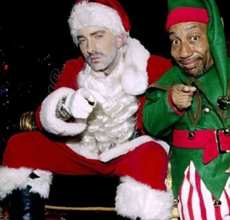 Eminem Christmas Pfp, Eminem Christmas, Eminem 90s, Eminem Smiling, Marshal Mathers, Marshall Eminem, B Rabbit, Eminem Funny, The Slim Shady