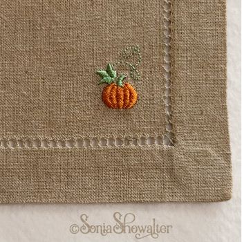 Simple Fall Embroidery, Embroidered Pumpkin, Simple Fall Embroidery Designs, Pumpkin Embroidery, Embroidery Pumpkin, Tiny Embroidery, Tiny Embroidery Ideas, Fall Halloween Embroidery, Pumpkin Embroidery Designs