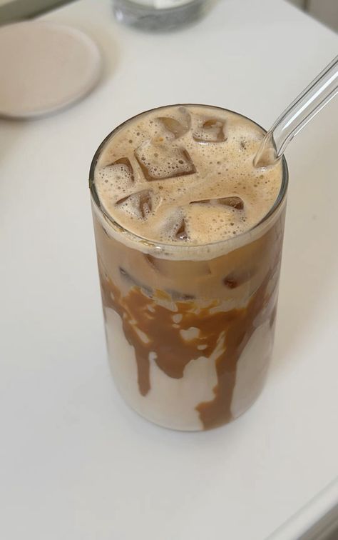 Caramel Iced Coffee Aesthetic, Caramel Coffee Aesthetic, Making Coffee Aesthetic, Iced Coffee Aesthetic Instagram, Ice Coffee Caramel, Coffee Drink Aesthetic, Caramel Ice Coffee, Ice Coffee Aesthetic, Iced Coffee Caramel