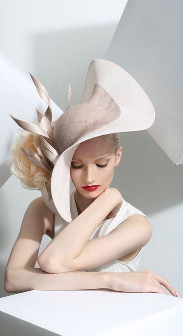 Model Woman, Philip Treacy, Model Portrait, Elegant Hats, Kentucky Derby Hats, Fancy Hats, Church Hats, Love Hat, Wearing A Hat