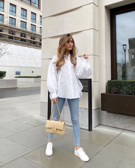 Kate Hutchins’s Instagram profile post: “Ad. I dressed for Spring today, Spring didn’t show up ☁️ wearing all @newlook” Kate Hutchins, Women Leggings Outfits, Trendy Spring Outfits, Causual Outfits, How To Look Classy, Spring Summer Outfits, Show Up, Outfits Casuales, Moda Fashion