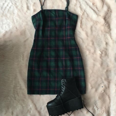 Green plaid dress is available now 🖤 Cute Summer Dresses Short, Duke Aesthetic, Punk Plaid, Green Plaid Dress, Next Dresses, Luxury Dresses, Harajuku Fashion, Plaid Skirts, Swans