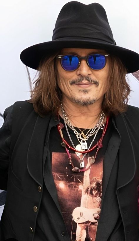 Johnny Depp Glasses, Ignoring People, Johnny Depp News, Jack Depp, Johnny Depp Hairstyle, Chelsea Tyler, Johnny Depp Wallpaper, Johnny Depp Quotes, Johnny Depp Images