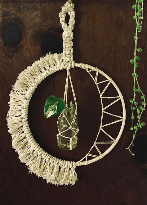 Handmade macrame sun and moon propagation staion. Sun Moon Macrame, Sun And Moon Macrame, Macrame Sun Catcher, Pagan Macrame, Moon Macrame Diy, Macrame Moon Diy, Macrame Propagation, Propagation Wall Hanging, Macrame Sun