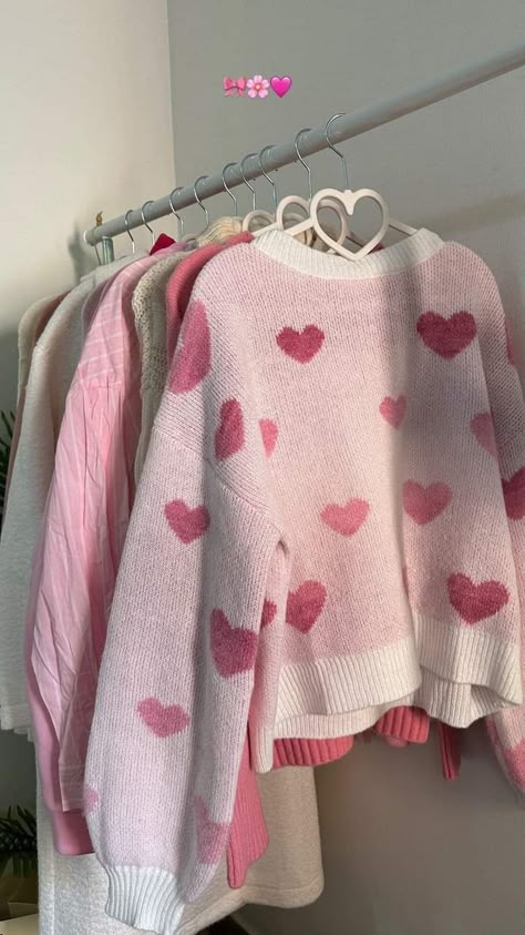 Pink Sweater Aesthetic, Sweater Aesthetic, Desi Fashion Casual, Everyday Fashion Outfits, Heart Sweater, Quick Outfits, Easy Trendy Outfits, Clothes Rack, I'm Just A Girl