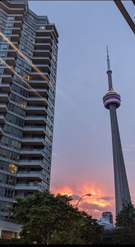 Toronto Story Instagram, Canada Instagram Story, Brittany Raymond, Canada Vibes, Canada Toronto City, Toronto Sunset, Canada Aesthetic, Toronto Canada Travel, Canada Pictures