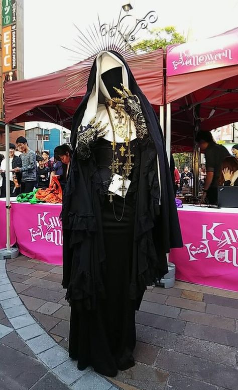 Nun Cosplay, Nun Outfit, Nun Costume, 영감을 주는 캐릭터, Fantasy Clothing, Dark Fashion, Costume Halloween, Costume Design, Character Design Inspiration