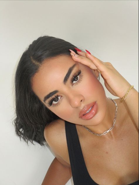 Femme Fatale Makeup, Ivana Santacruz, Looks Kylie Jenner, Light Makeup Looks, Prom Eye Makeup, Wispy Lashes, Glamour Makeup, Baddie Makeup, Clean Makeup