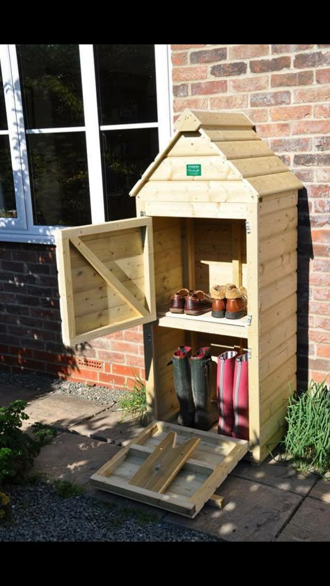 Boot and outdoor shoes storage Outdoor Shoe Shed, Simple Garden Furniture Ideas, Outdoor Shoe Storage, Garden Diy Furniture, Boot Storage, Backyard Shed, Casa Exterior, Diy Garden Furniture, Potting Shed