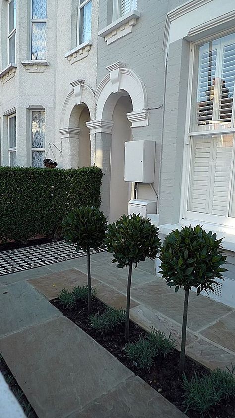 A lot can be done with limited space just by adding an interesting front pathway and several statement trees. Via London Garden Blog Victorian Front Garden, Small Front Gardens, Best Front Doors, Shade Loving Perennials, Victorian Gardens, Victorian Terrace House, Front Gardens, Front Garden Design, Victorian Garden