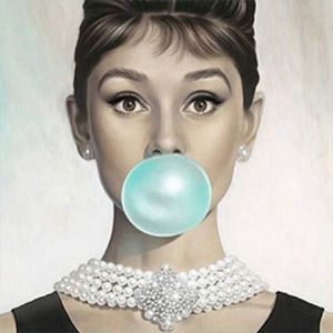 My favorite color is turquoise or tiffany blue and I love all things girly. Audrey Hepburn Style, Hepburn Style, Breakfast At Tiffanys, Tiffany Blue, Audrey Hepburn, Iphone 5s, Marilyn Monroe, Old Hollywood, Pin Up