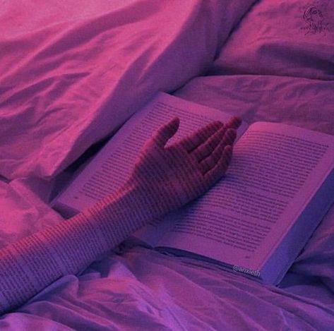 Purple Books, Violet Aesthetic, Purple Vibe, Lavender Aesthetic, Aesthetic Books, Neon Decor, Dark Purple Aesthetic, Purple Themes, Neon Aesthetic