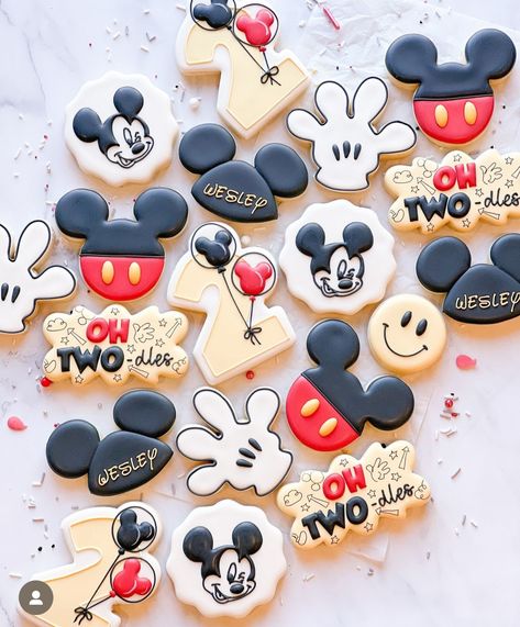 Mickey And Friends Cookies, Mickey Mouse Decorated Cookies, Mickey Mouse Macarons, Twodles Cookies, Mickey Birthday Cookies, Mickey Mouse Birthday Cookies, Mickey Cookies Decorated, Disney Theme Cookies, Mickey Mouse Cookies Decorated