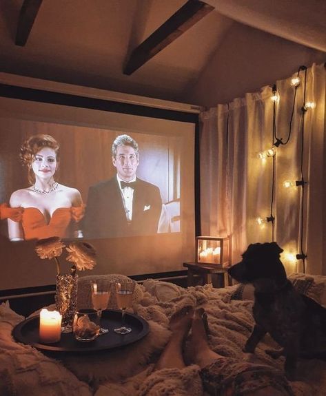 at home date night Indoor Movie Night, Projector In Bedroom, Home Cinema Room, Foyer Modern, Decorate Entryway, Pallet Decorations, Festival Bride, Movie Projector, Valentines Decorations