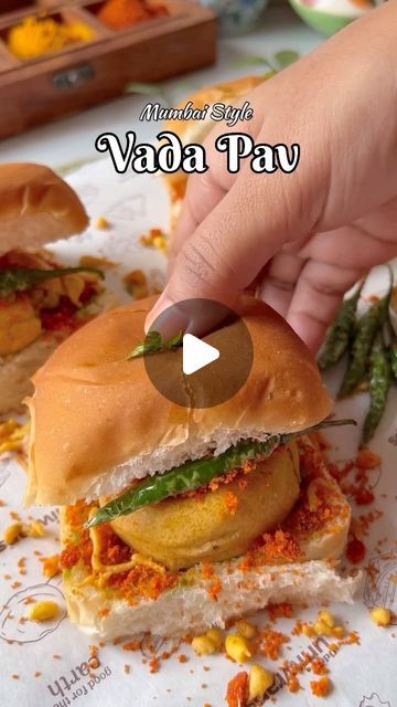 Vada Pav Masala Recipe, Vada Pav Recipe Video, Wada Pav Recipe, Pav Recipes Indian, Vada Pav Chutney Recipe, Bada Pav Recipe, Indian Snack Recipes Street Food, Spicy Indian Food Recipes, Potato Aloo