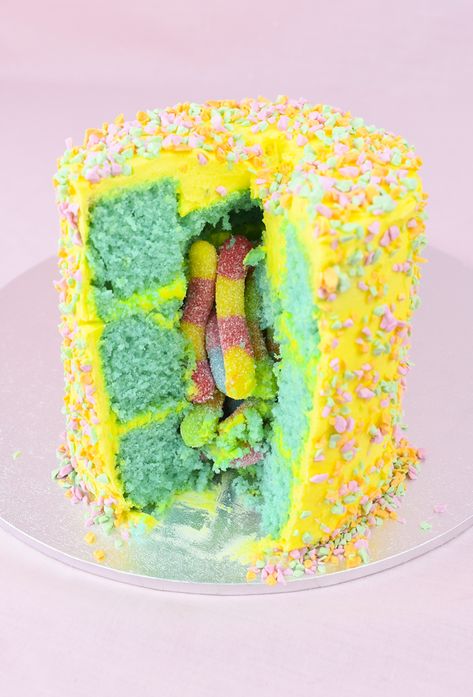 Sour Candy Cake, Sour Patch Birthday Cake, Sprinkle Filled Cake, Cake With Gummy Worms, Candy Filled Cake, Sour Patch Kids Cake, Worm Cake, Surprise Cake Inside Candy, Cake Drip With Candy Melts