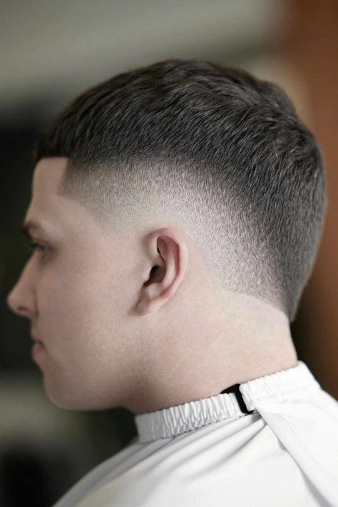 Upgrade your Stylish Image with a Modern Burst Fade ★ Burst Fade Mohawk, Top Haircuts For Men, High And Tight Haircut, Burst Fade, Low Fade Haircut, Mullet Haircut, Low Fade, Cool Mens Haircuts, Mohawk Hairstyles