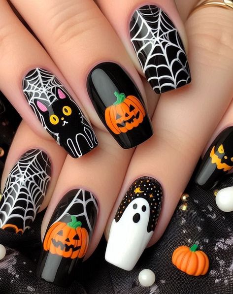 Get inspired with 40 Halloween nail art ideas that are perfect for October, from spooky ghosts to chic black flames. Potion Bottle Nail Art, Spooky Nail Designs, Spooky Nail, Halloween Nail Art Ideas, Orange Nail Art, Pastel Nail Art, Halloween Acrylic, Halloween Nails Easy, Orange Nail